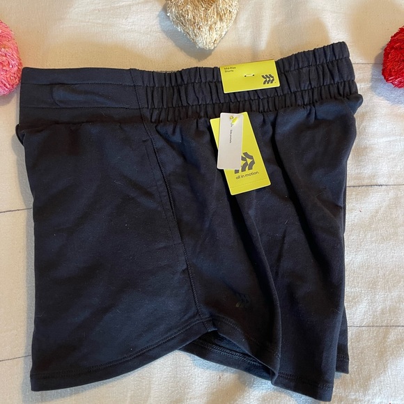 NWT All In Motion Women's Size XS Black Mid-Rise Shorts - Picture 11 of 11